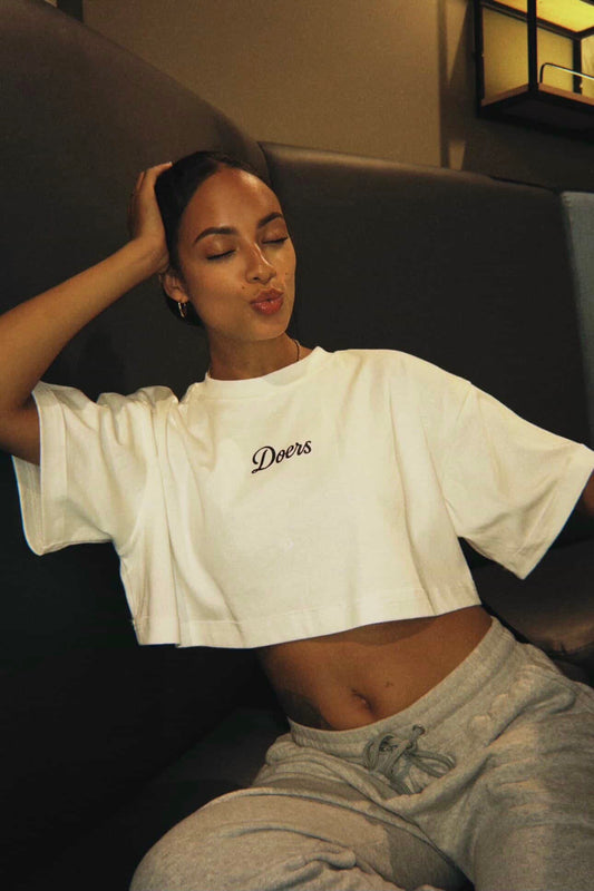 DOERS – WOMEN’S CORE CROP WHITE